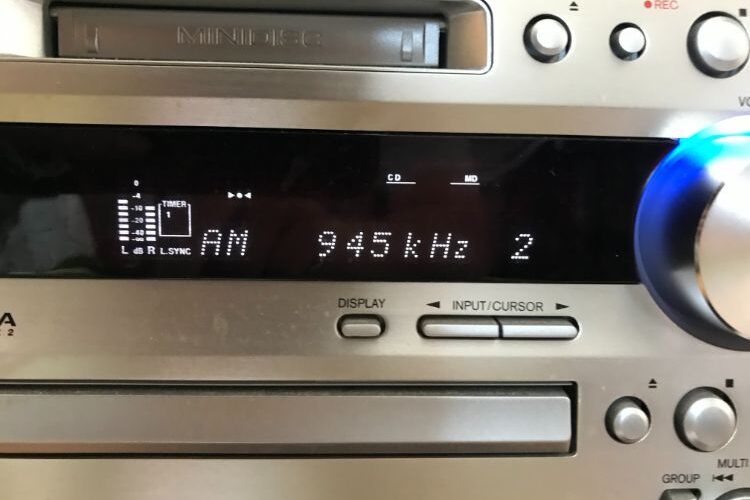 AMラジオ945kHz