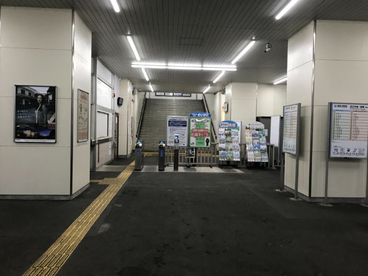 志賀駅改札