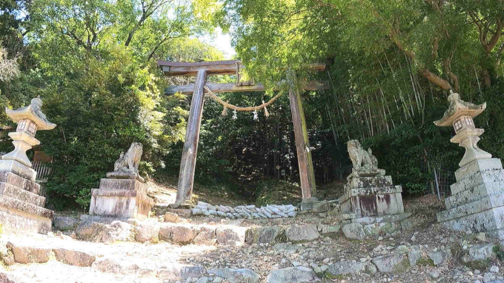 繖峰三神社鳥居