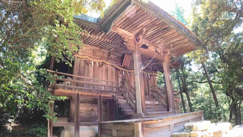 繖峰三神社本殿